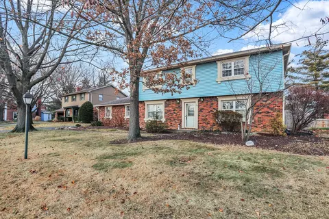10 Albert Ct, Carmel, IN 46032