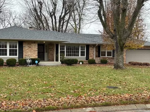 718 Leisure Ln, Greenwood, IN 46142