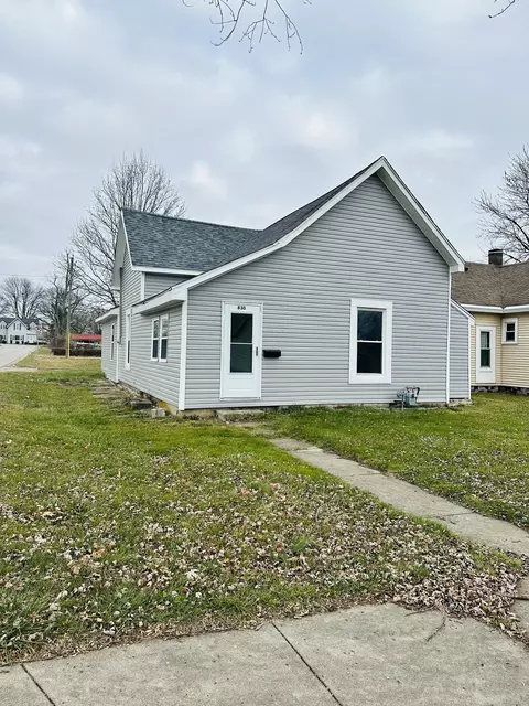 830 W 10th St, Rushville, IN 46173