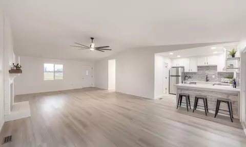 Living - 7117 S 600 W, Pendleton, IN 46064 photo 3 of 3