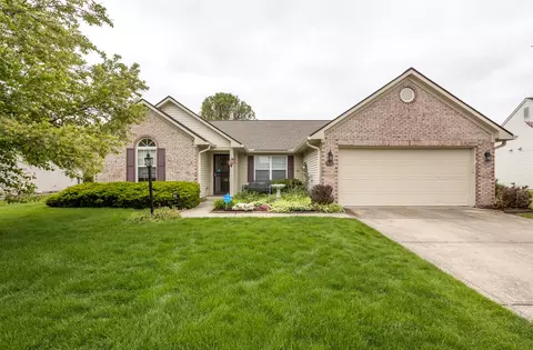 9631 Piper Lake Dr, Indianapolis, IN 46239