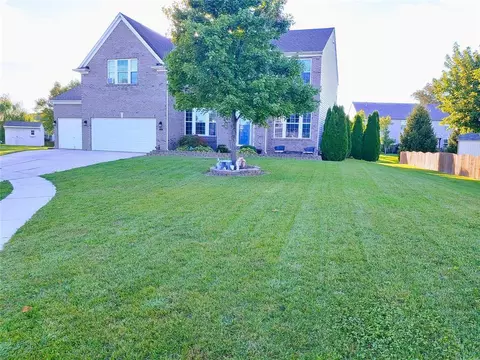 1072 Woodfield Ct, Greenwood, IN 46143