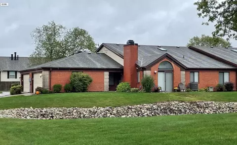 9278 Oak Run East Dr, Indianapolis, IN 46260