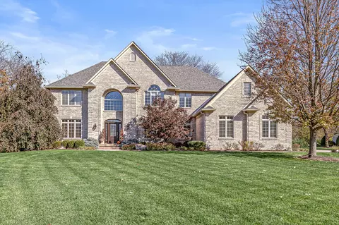 5288 Arapaho Ct, Carmel, IN 46033