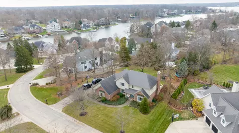 8688 Moon Bay Cir, Indianapolis, IN 46236