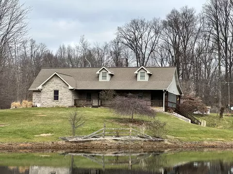 10021 Newport Rd, Bowling Green, IN 47833