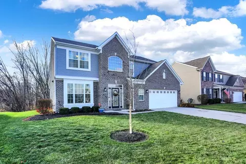1646 Oakvista Dr, Greenwood, IN 46143