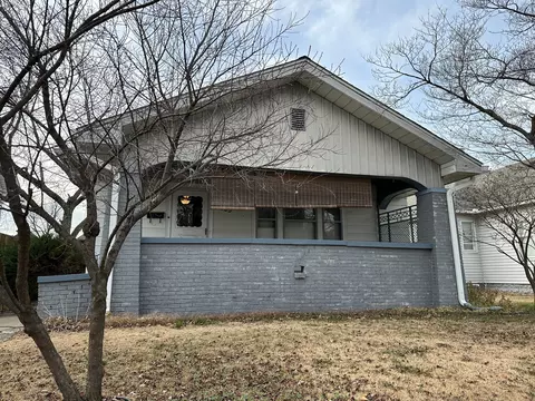 1105 S 18th St, Terre Haute, IN 47803