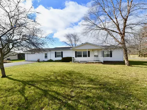 700 S 33rd St, Elwood, IN 46036