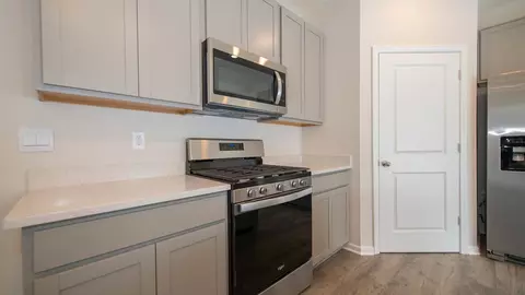 Kitchen - 348 Milltown Dr, Pendleton, IN 46064 photo 5 of 7