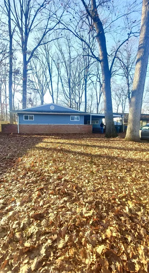 405 N Shellbark Rd, Muncie, IN 47304