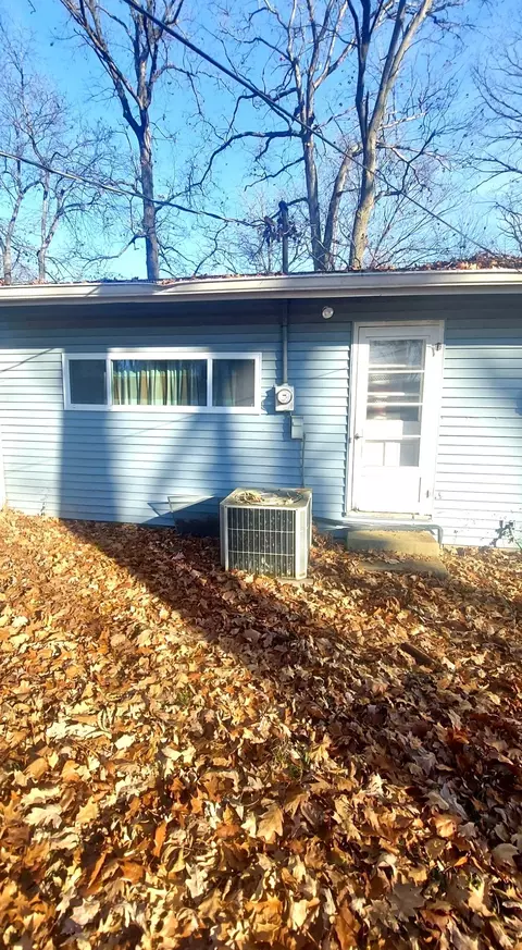 405 N Shellbark Rd, Muncie, IN 47304 photo 4