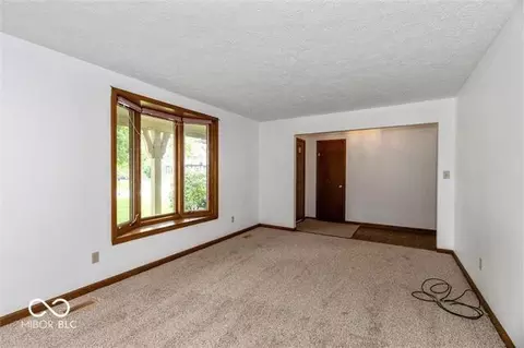 12751 Wembly Rd, Carmel, IN 46033 photo 3