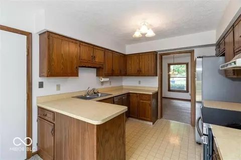 12751 Wembly Rd, Carmel, IN 46033 photo 6
