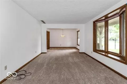 12751 Wembly Rd, Carmel, IN 46033 photo 2