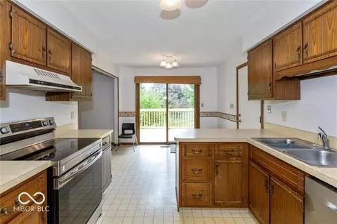 12751 Wembly Rd, Carmel, IN 46033 photo 5