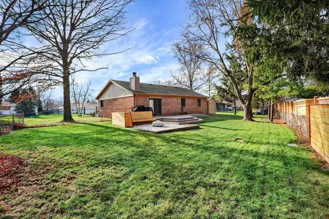 7904 Hampton Pl, Fishers, IN 46038 photo 35