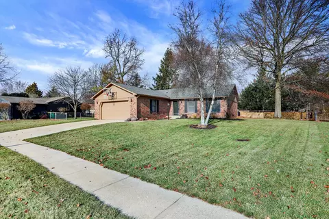 7904 Hampton Pl, Fishers, IN 46038