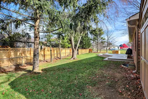 7904 Hampton Pl, Fishers, IN 46038 photo 33