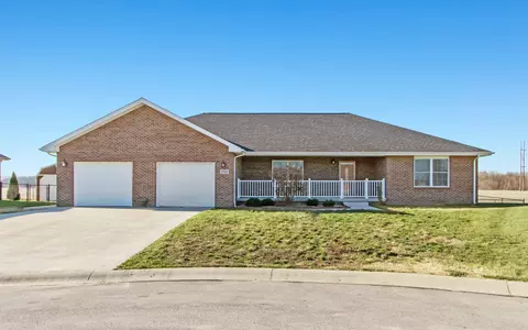 1760 Bell Ford Dr W, Seymour, IN 47274