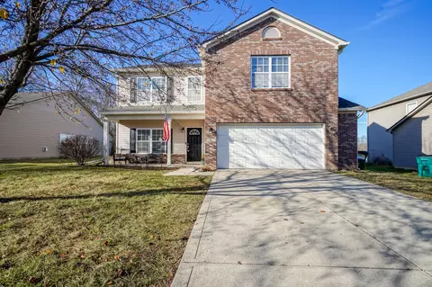 13434 Smokey Quartz Ln, Fishers, IN 46038