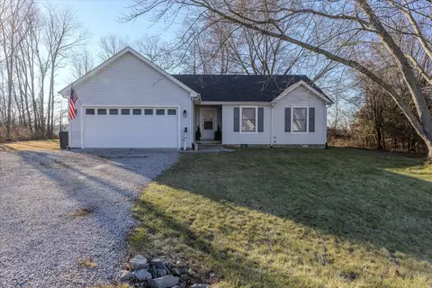 55 Patriots Lndg, Fillmore, IN 46128