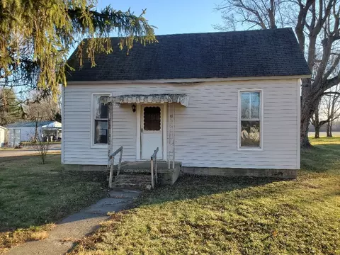 307 E Maple St, Gaston, IN 47342