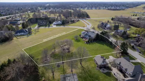 11715 Crossfields Dr, Carmel, IN 46032 photo 3