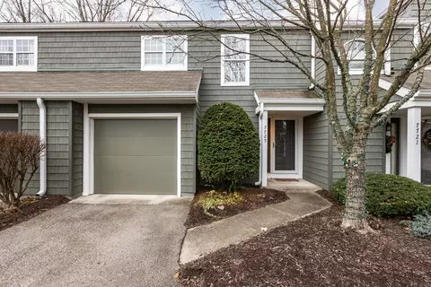 7725 Harbour Isle, Indianapolis, IN 46240