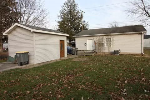 823 S Poplar St, Seymour, IN 47274