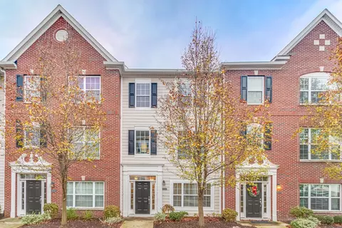 8252 Jo Ellen Dr, Fishers, IN 46038