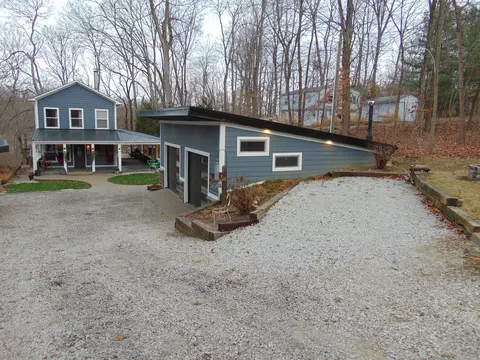8049 Center Lake Rd, Nineveh, IN 46164