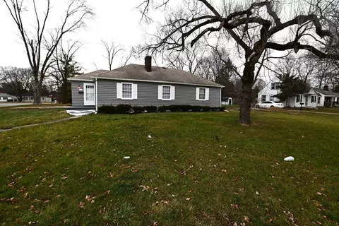 5202 E 16th St, Indianapolis, IN 46218