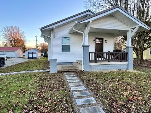 605 E Green St, Waveland, IN 47989