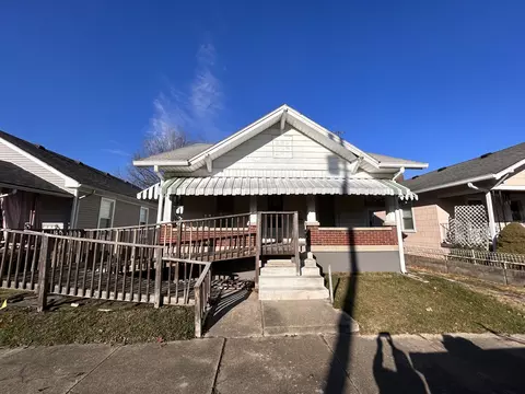 112 4th St, Shelbyville, IN 46176