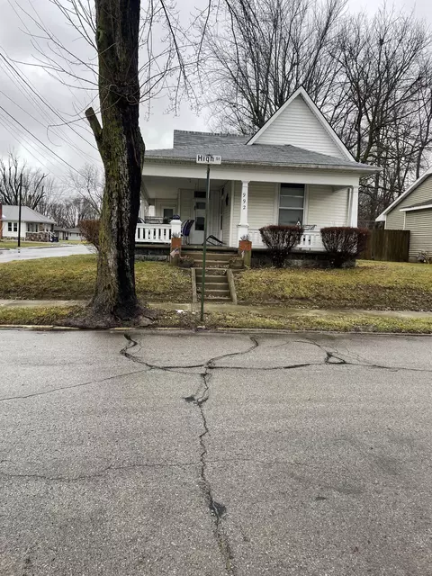 992 High St, Middletown, IN 47356