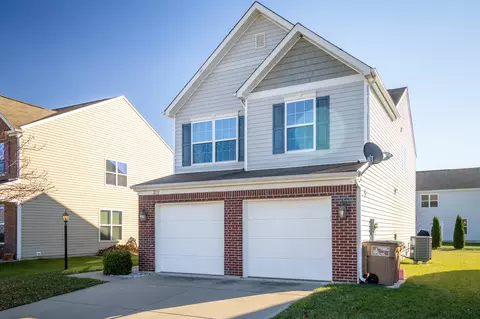 2133 Creekstone Dr, Columbus, IN 47201