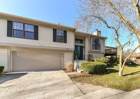 9528 Bay Vista East Dr, Indianapolis, IN 46250