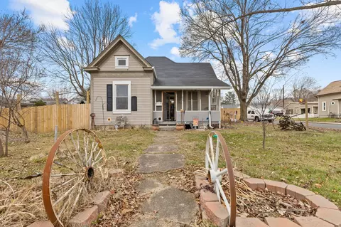 890 E Pike St, Martinsville, IN 46151