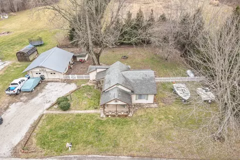 10512 N Antioch Rd, Mooresville, IN 46158