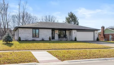 3085 Meridian Meadows Rd, Greenwood, IN 46142