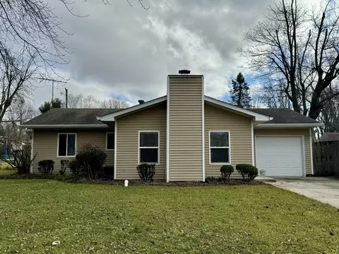 33 Hollybrook Dr, Whiteland, IN 46184