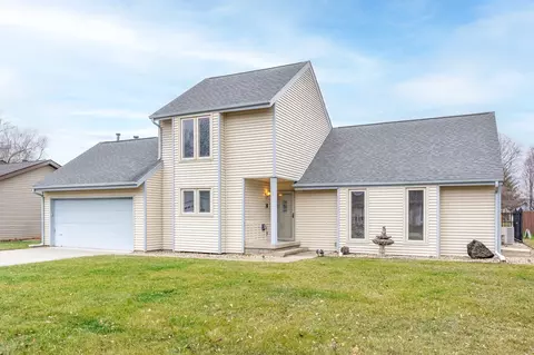 2684 Cedar Wood Dr, Columbus, IN 47203