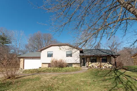5232 W Quan Wae Dr, Columbus, IN 47201
