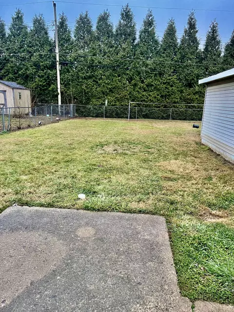 684 Fairview Dr, Columbus, IN 47201 photo 7
