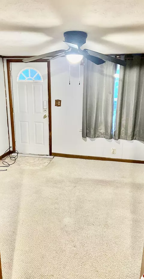 684 Fairview Dr, Columbus, IN 47201 photo 9