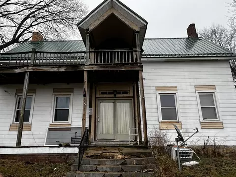 964 N Jefferson St, Montezuma, IN 47862