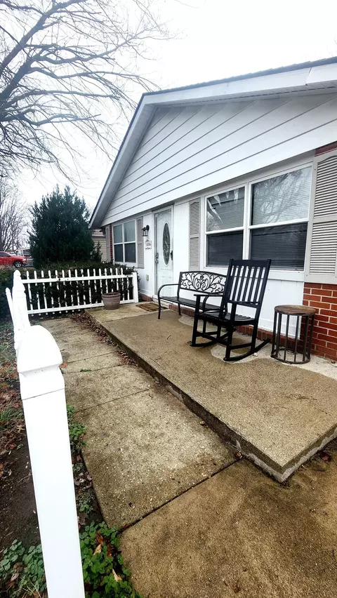 1008 Stanley Rd, Plainfield, IN 46168 photo 4