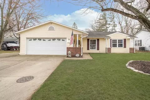 8825 Hollowood Dr, Indianapolis, IN 46234