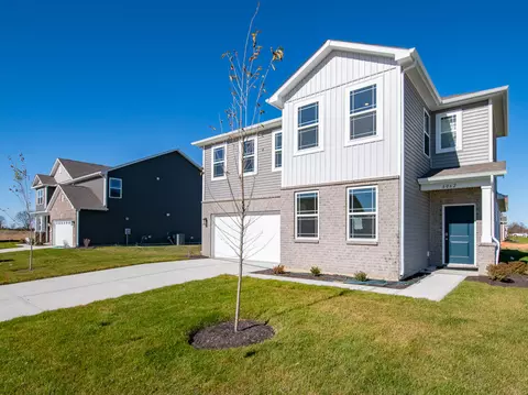 6062 Madera Dr, Whitestown, IN 46075